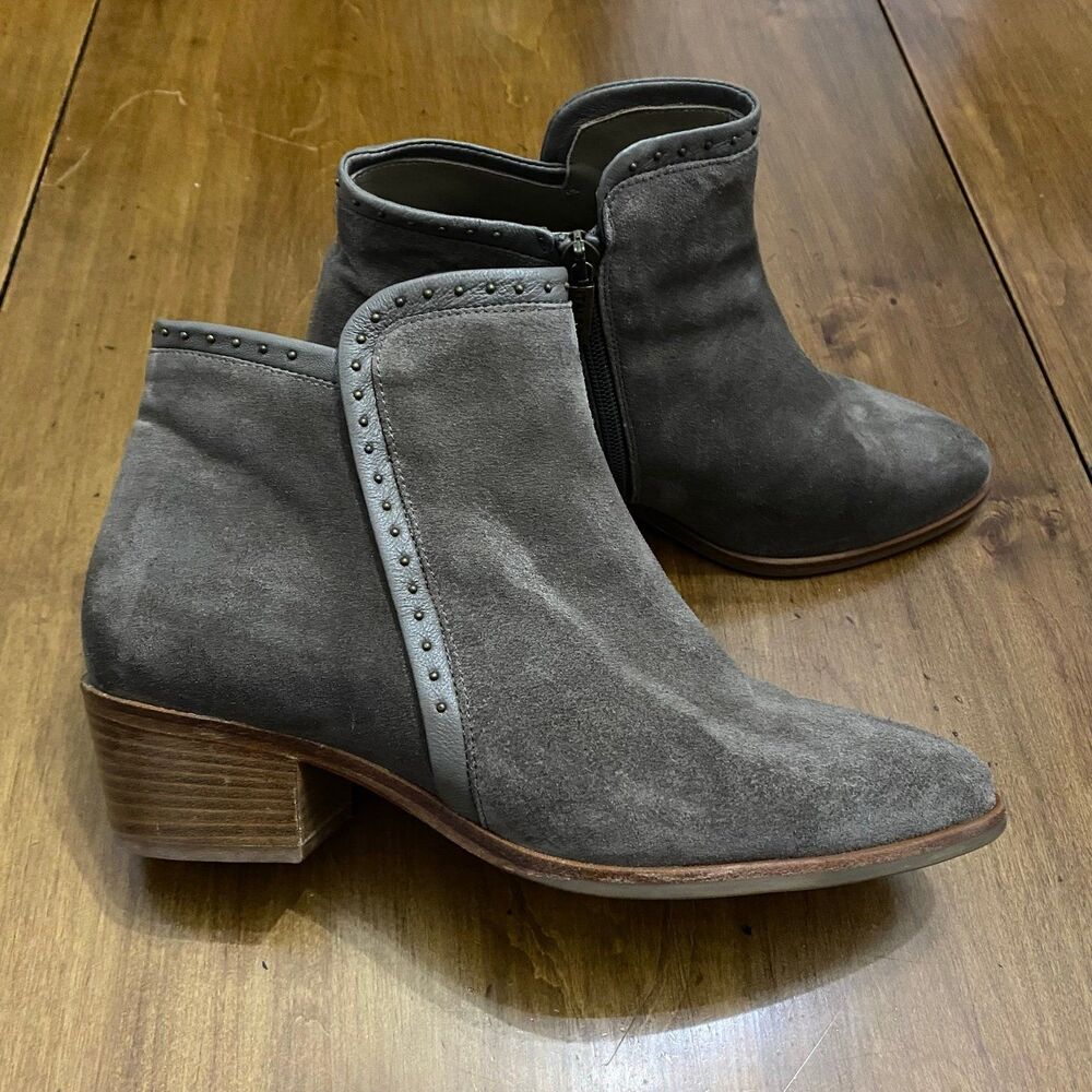Italeau Beige Suede Ankle Boots 38.5